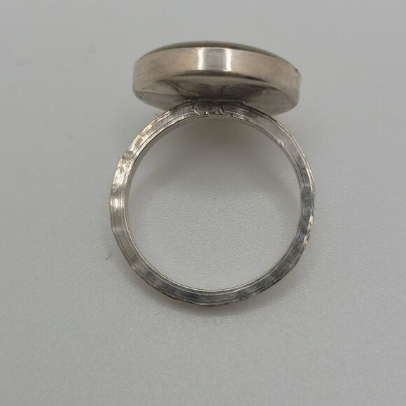 Artisan made green stamp ring silver. Size 5 - Picture 2 of 11